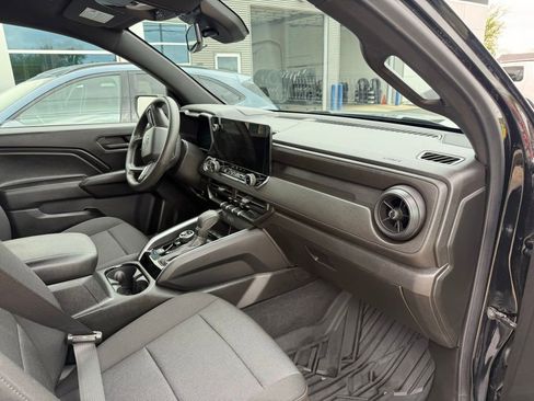 Used 2024 Chevrolet Colorado Trail Boss AWD/4WD image 12