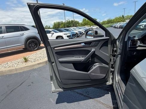 Used 2023 Audi Q5 2.0T Premium Plus w/ Premium Plus Package AWD/4WD image 19