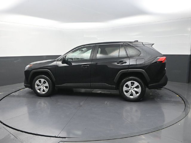 Used 2025 Toyota RAV4 LE AWD/4WD image 4