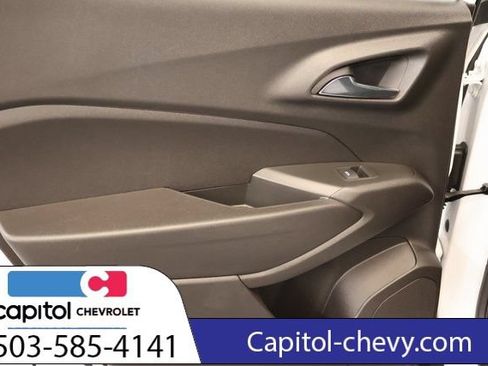 Used 2025 Chevrolet Trax LS FWD image 29