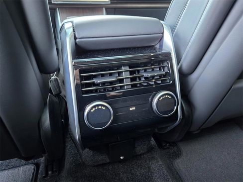 New 2026 Land Rover Range Rover Long Wheelbase SE image 8