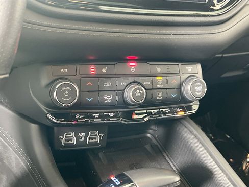 Used 2022 Dodge Durango GT image 16