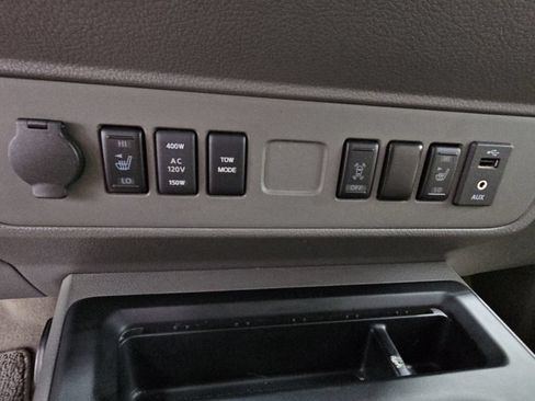 Used 2017 Nissan NV 3500 SL RWD image 20