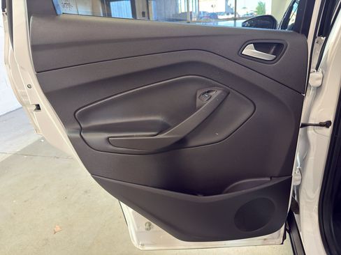 Used 2018 Ford Escape SE FWD image 30