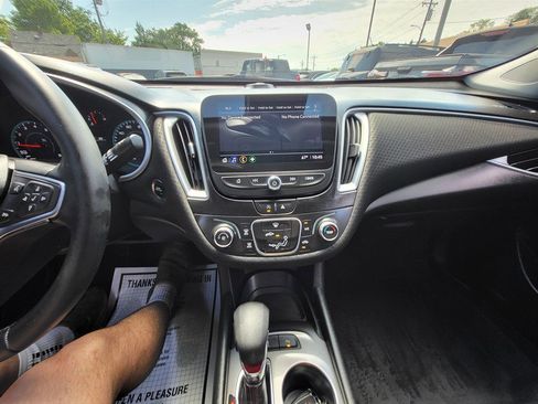 Used 2025 Chevrolet Malibu RS w/ LPO, Floor Liner Package FWD image 10