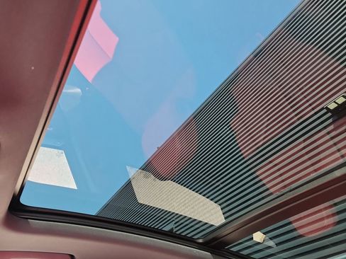 New 2026 Porsche Macan image 43