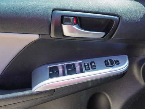 Used 2012 Toyota Camry SE w/ Leather Pkg FWD image 32