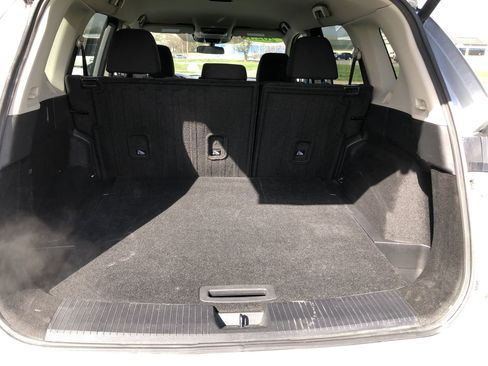 Used 2025 Nissan Rogue SV image 17