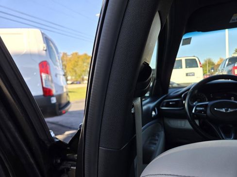 Used 2023 Genesis G70 2.0T image 33