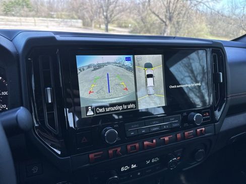 Used 2025 Nissan Frontier PRO-4X w/ Pro Premium Package image 17