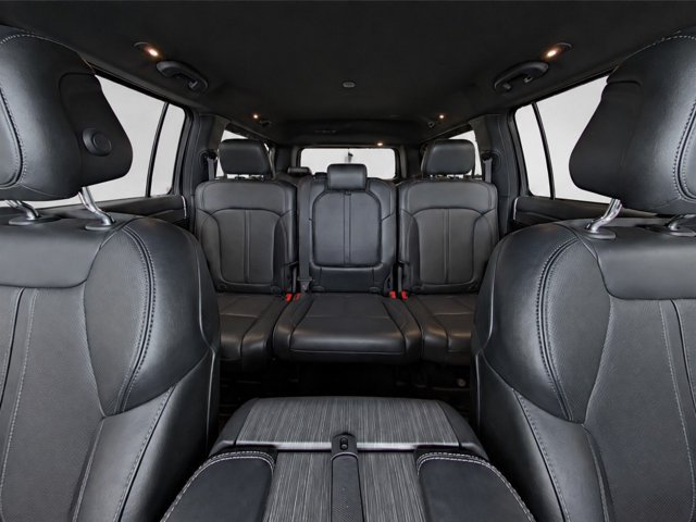 Used 2023 Jeep Wagoneer L Series III w/ Preferred Equipment Group AWD/4WD image 15