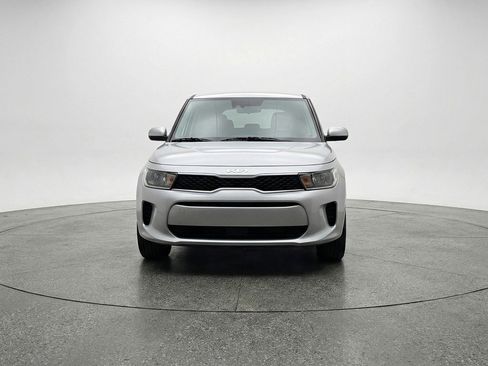 Used 2025 Kia Soul LX w/ LX Technology Package FWD image 2