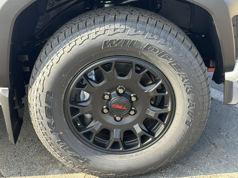 New 2025 Toyota 4Runner TRD Off-Road Premium image 15