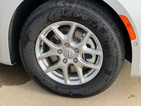 New 2026 Chrysler Pacifica Select image 49