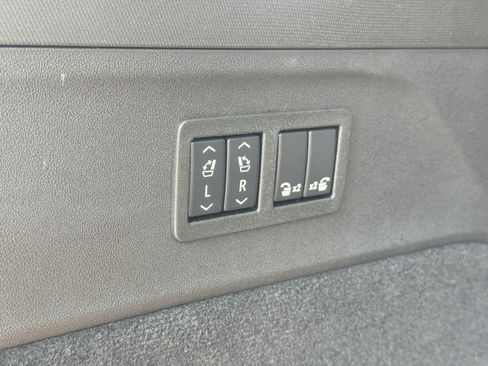 New 2025 Cadillac Escalade IQ Luxury 2 image 10