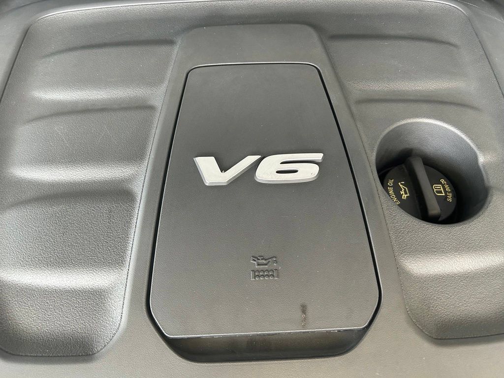 Used 2017 Jeep Grand Cherokee Altitude RWD image 14