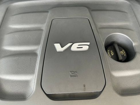 Used 2017 Jeep Grand Cherokee Altitude RWD image 14