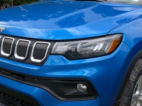 Used 2022 Jeep Compass Latitude w/ Sun and Sound Group AWD/4WD image 4