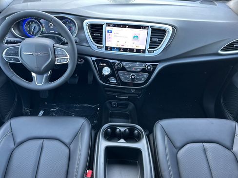 New 2026 Chrysler Voyager LX image 13