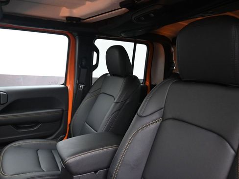 New 2025 Jeep Gladiator Sport image 14