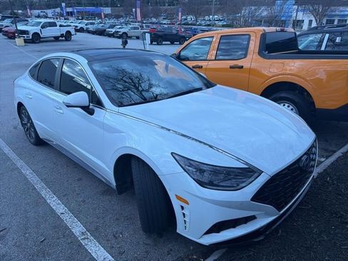 Used 2020 Hyundai Sonata Limited w/ Preferred Accessory Package image 6