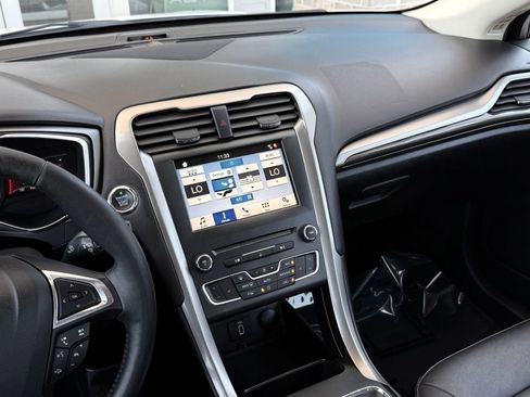 Used 2018 Ford Fusion SE w/ Equipment Group 602A FWD image 31