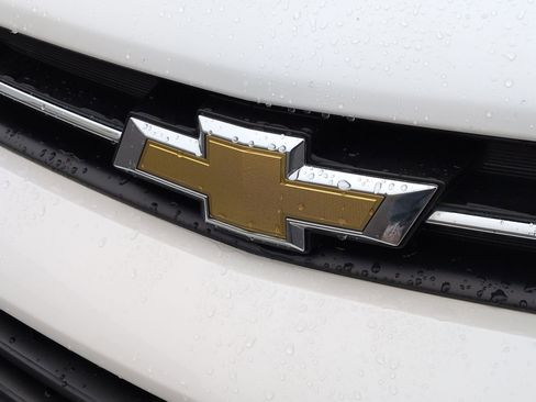 Certified 2022 Chevrolet Trax LT w/ LT Convenience Package image 30