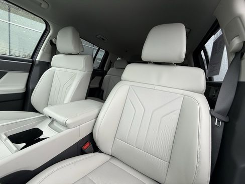 Used 2025 Hyundai Santa Fe SEL image 15