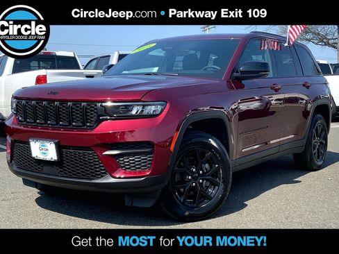 Certified 2025 Jeep Grand Cherokee Altitude AWD/4WD image 1
