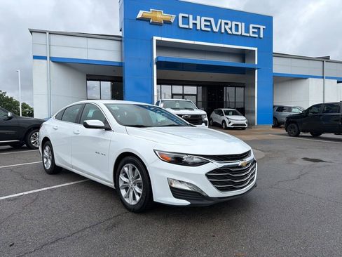 Used 2025 Chevrolet Malibu LT FWD image 1