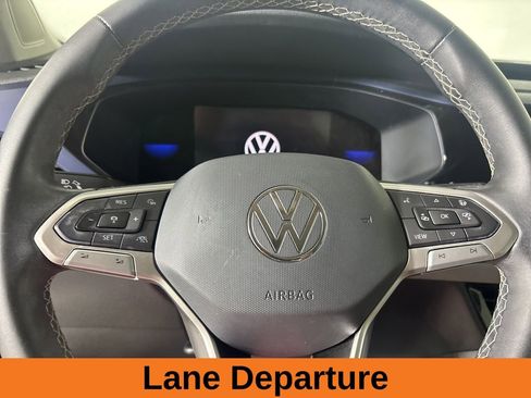 Used 2023 Volkswagen Taos SE w/ Panoramic Sunroof Package FWD image 13