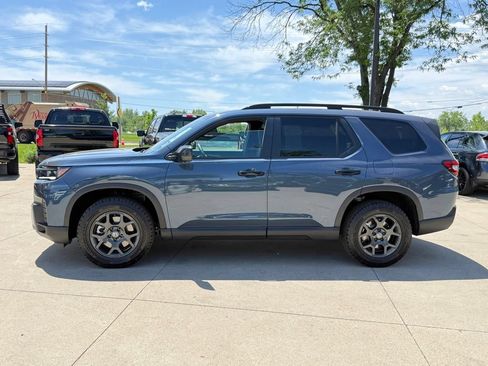 Certified 2026 Honda Pilot TrailSport image 9
