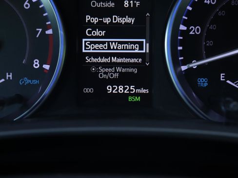 Used 2019 Toyota Highlander SE FWD image 30