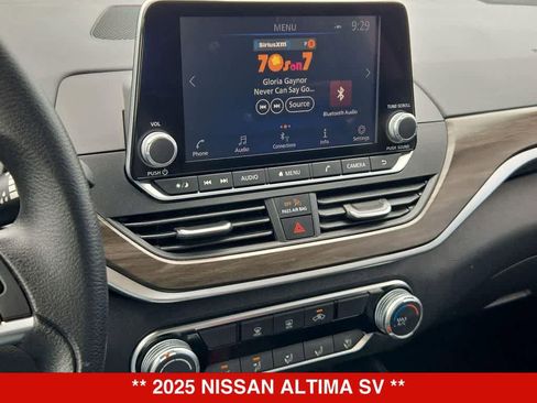 Used 2025 Nissan Altima 2.5 SV FWD image 28