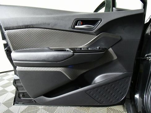Used 2021 Toyota C-HR Limited image 21