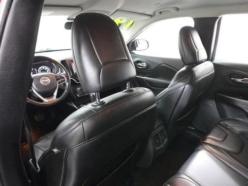 Used 2019 Jeep Cherokee Latitude Plus w/ Cold Weather Group image 24