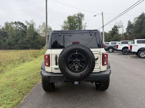 New 2025 Ford Bronco Badlands image 6