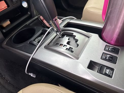 Used 2018 Toyota 4Runner SR5 Premium image 17