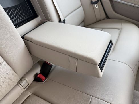Used 2014 Mercedes-Benz E 350 4MATIC Sport image 33