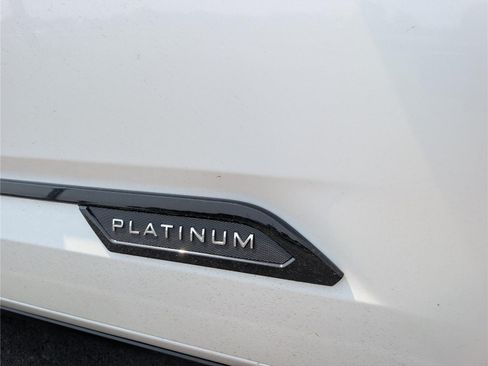 Used 2024 Toyota Tundra Platinum AWD/4WD image 10