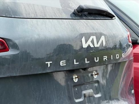 Used 2024 Kia Telluride S AWD/4WD image 16