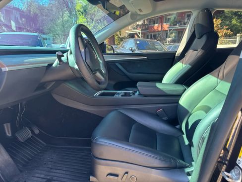 Used 2025 Tesla Model Y Long Range image 5