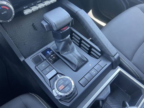 Used 2024 Toyota Tacoma TRD Off-Road image 8