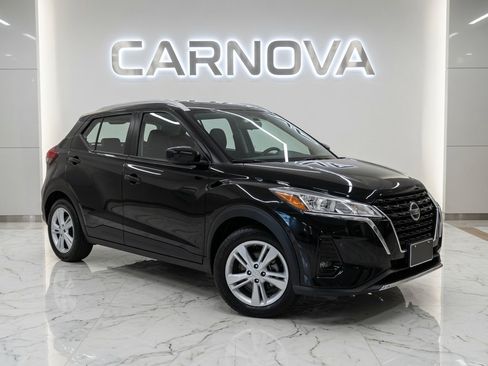 Used 2021 Nissan Kicks S FWD image 1