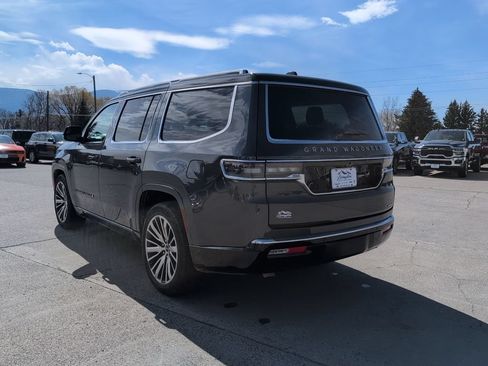 Used 2024 Jeep Grand Wagoneer Series III AWD/4WD image 7
