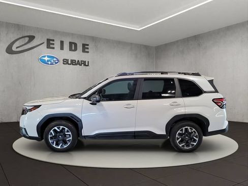 Used 2025 Subaru Forester Premium AWD/4WD image 8