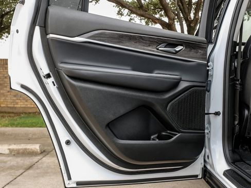 Used 2023 Jeep Grand Cherokee L Limited image 58