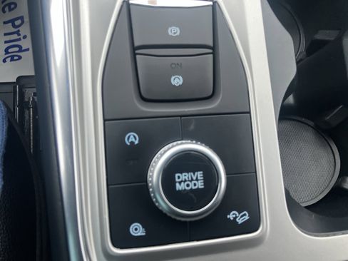 Used 2020 Ford Explorer XLT w/ Equipment Group 202A AWD/4WD image 31