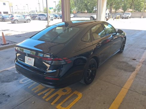Used 2025 Honda Accord SE image 8