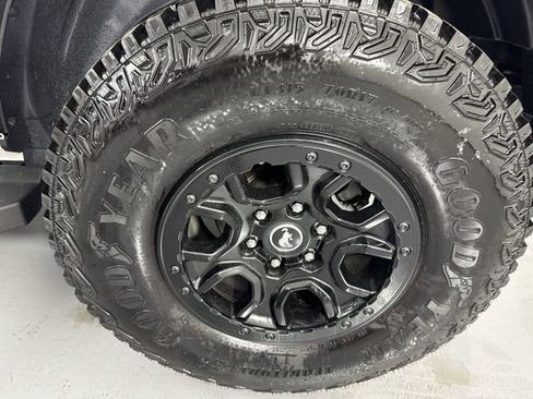 Used 2024 Ford Bronco Wildtrak image 5